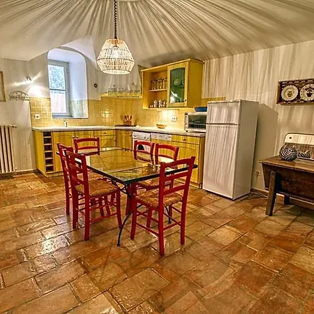 Mas D'escattes 4* Nîmes