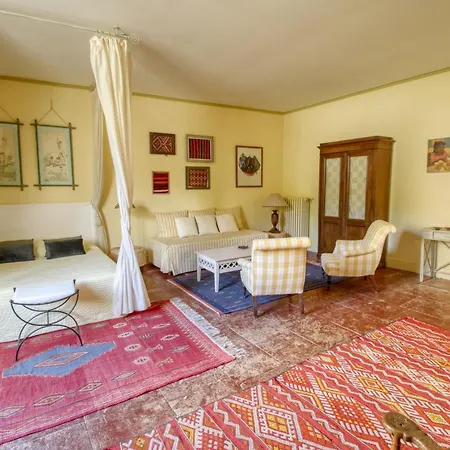 Mas D'escattes Bed & Breakfast Nimes