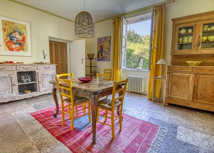 Mas D'escattes Couette-café Nîmes