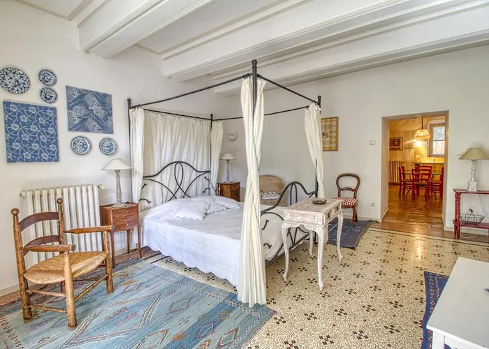 Mas D'escattes 4* Nîmes