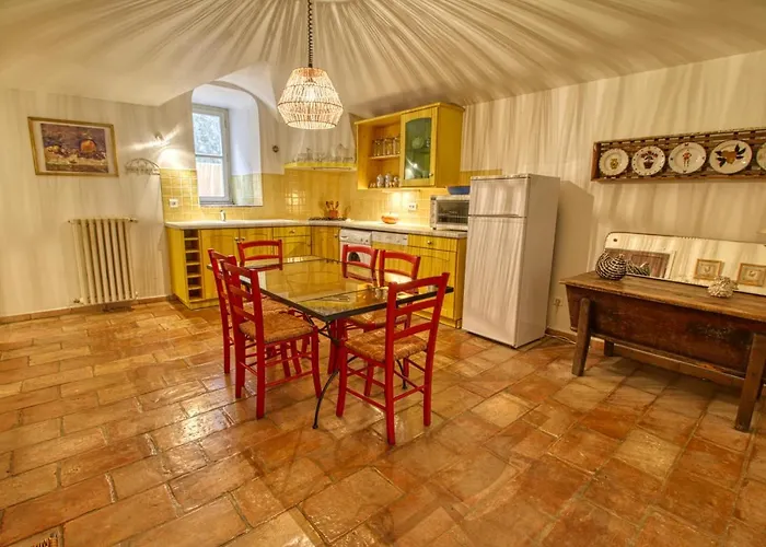 Couette-café Mas D'escattes 4*